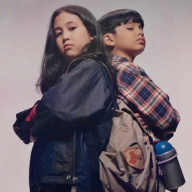 Sherina Munaf dan Derby Romero sebagai Sherina dan Sadam di film Petualangan Sherina. Foto: Instagram/filmpetualangansherina