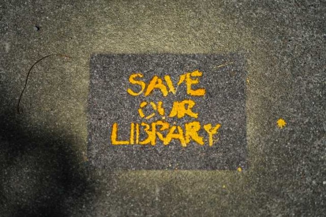 Sumber: eastbaymajority.com "Save the Richmond Public Libraries"