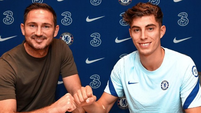 Frank Lampard dan Kai Havertz siap bekerja sama di Chelsea. Foto: Twitter @ChelseaFC