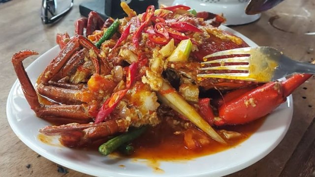 Sajian kuliner lobster dengan varian tiga rasa yang tersedia di Kedai Buya, yang terletak di Desa Ginunggung, Kecamatan Galang, Kabupaten Tolitoli, Sulteng. Foto: Istimewa