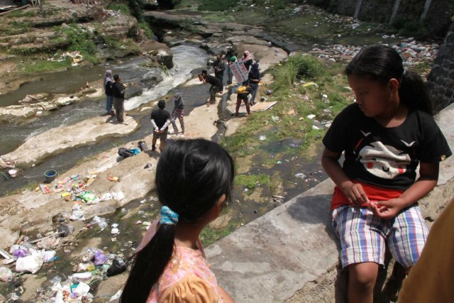 Foto: Pencemaran Mikroplastik, Sungai Brantas Kritis (291171)