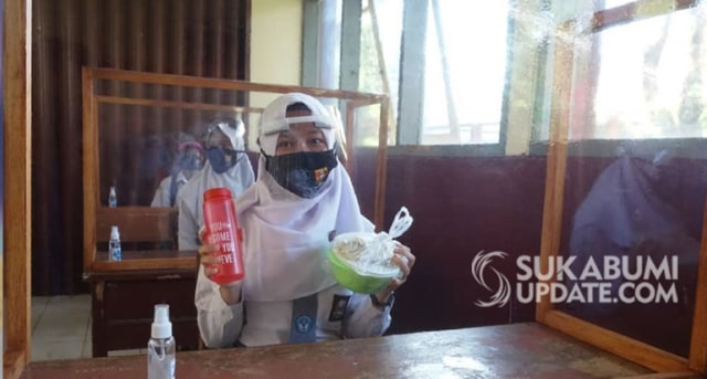 Simulasi sekolah tatap muka dengan protokol kesehatan. | Sumber Foto: Dok./Sukabumiupdate.com