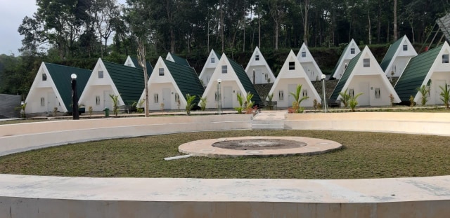 D’Kaliurang Resort and Convention yang suguhkan sensasi menginap di desa dengan fasilitas modern. Foto: Len/Tugu Jogja.