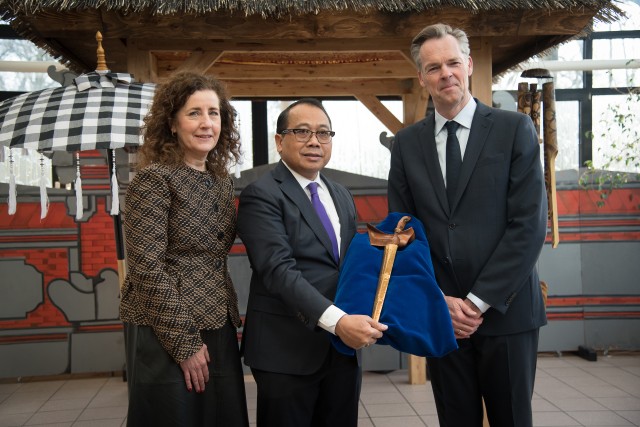 Penandatanganan Naskah Serah Terima Keris antara Indonesia dan Belanda pada tanggal 3 Maret 2020 di Aula Nusantara KBRI Den Haag. Foto: KBRI Den Haag. 