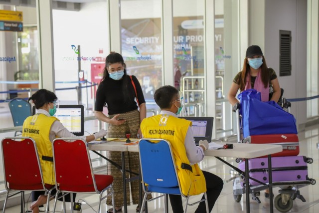 Setiap penumpang di Bandara Ngurah Rai harus menjalani pemeriksaan kesehatan - IST