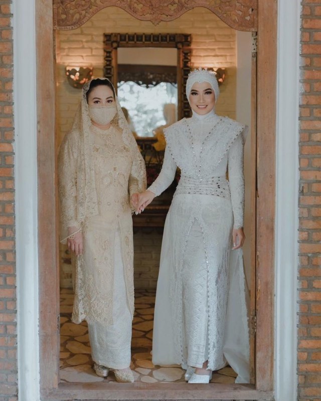 5 Potret Pernikahan Kakak Ipar Kahiyang Ayu, Jokowi Jadi Saksi Nikah (375736)
