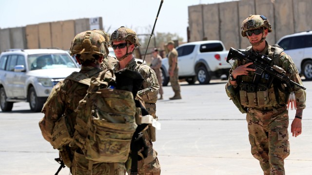 Tentara AS di pangkalan utara Baghdad, Irak, Minggu (23/8/2020). Foto: Thaier Al-Sudani/REUTERS