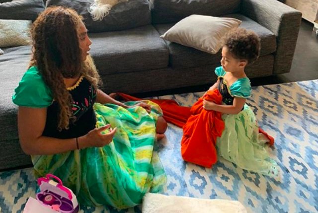 Setia Dukung Ibunya Bertanding, Putri Serena Williams Jadi Bintang di AS Terbuka (34101)