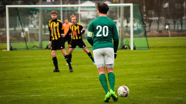 Kukanyaga Nyoka dan 4 Istilah Sepak Bola yang Paling Jarang Kita Dengar (1) (87849)