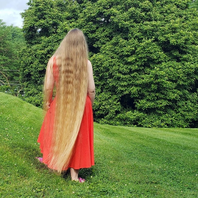 Disebut Rapunzel, Perempuan Ini Tolak Terima Uang untuk Potong Rambut (823532)