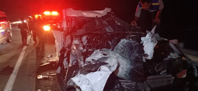 Satu korban kecelakaan di Tol Boyolali, Dadang (41) pengemudi Marcedes Benz sempat mendapat perawatan di RS JIH Solo pada Rabu (09/09), namun nasib putranya meninggal dunia pada Rabu sore (09/09)