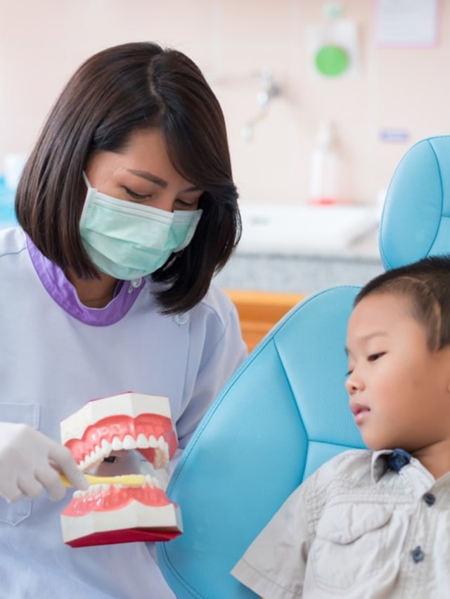 ilustrasi anak dan dokter gigi