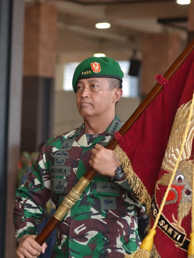 KSAD Jenderal Andika Perkasa Pimpin Sertijab Danjen Kopassus. Foto: Dispen TNI AD