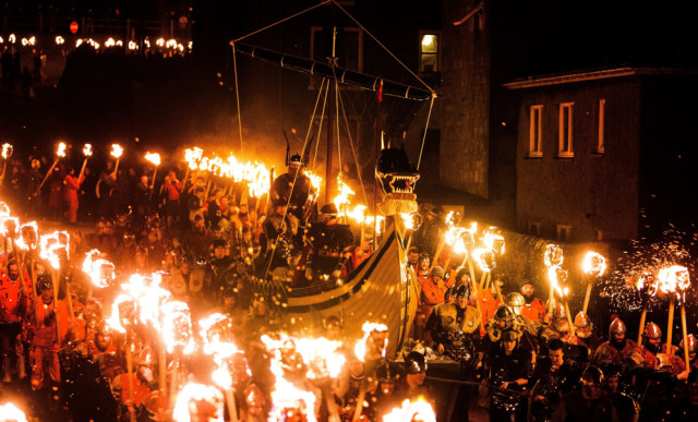 Telanjang hingga Bakar Kapal, Ini 5 Festival Paling Unik di Dunia (19247)