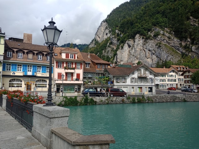 Pemandangan Desa Unterseen di Interlaken, Swiss. Foto: Daniel Chrisendo/kumparan