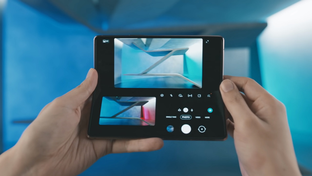 Daftar Fitur Keren yang Cuma Ada di Samsung Galaxy Z Fold2 (317899)