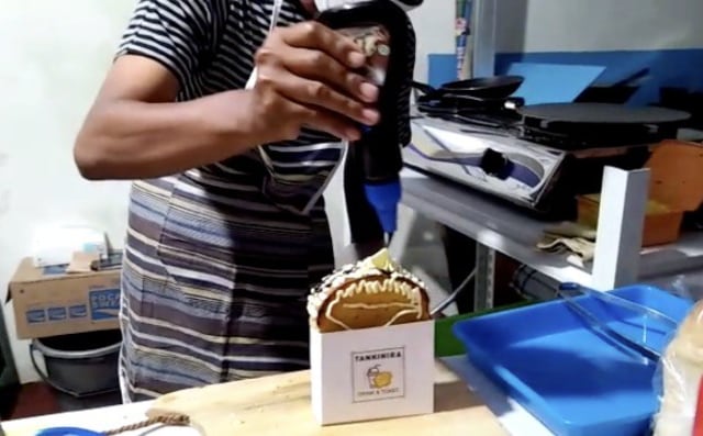 Mencicipi Roti Bakar Kekinian di Foodcourt Langenastran Yogyakarta (1001313)