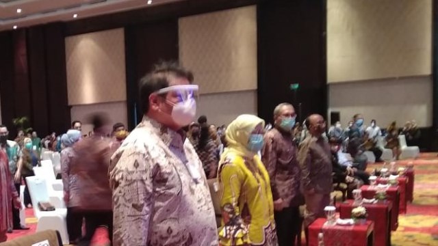 Menteri Kordinator Bidang Perekonomian Airlangga Hartato  saat berada di acara  "Naker Tanggap Covid-19, di Nusa Dua, Kabupaten Badung, Bali, Sabtu (12/9) - KAD