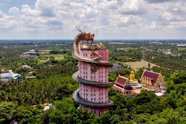 Foto udara Kuil Buddha Wat Samphran (Kuil Naga) di Nakhon Pathom, Thailand.  Foto: Mladen ANTONOV/AFP