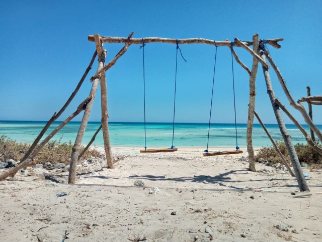 Pantai Bahansalit, Surga Tersembunyi di Pulau Semau, NTT (873719)