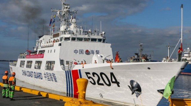 Bakamla usir Coast Guard China yang kedapatan berkeliaran di ZEEI Laut Natuna Utara. Foto: Dok. Bakamla