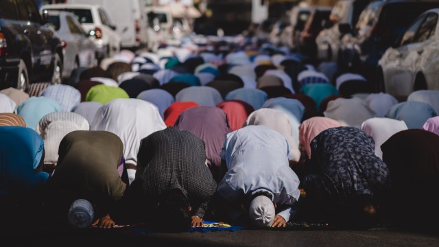 Hukuman Bagi Mereka yang Lalai dalam Mengerjakan Salat Fardu (211518)