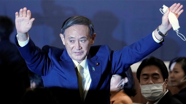 kemenangan Yoshihide Suga jadi pemimpin partai penguasa Jepang. Foto: Eugene Hoshiko / POOL / AFP