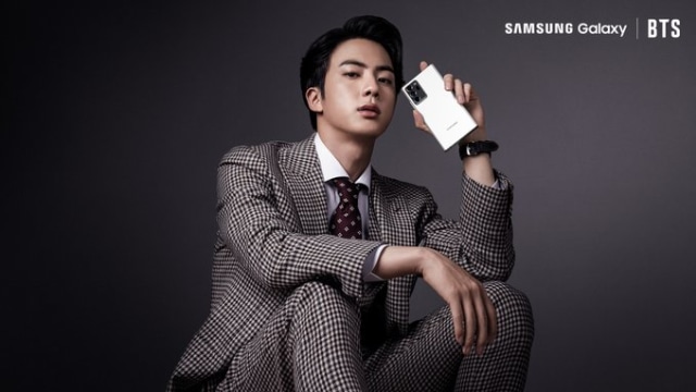 Jin BTS. Sumber: Official Twitter of Samsung
