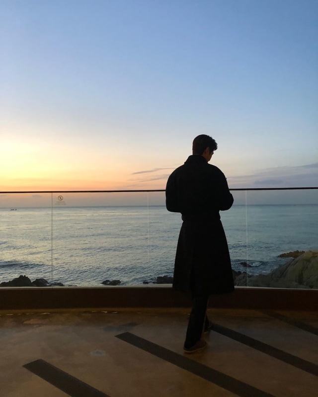 Bikin Fans Baper, Ini Potret Lee Min Ho Saat Tampak 'Boyfriend Material' (70371)