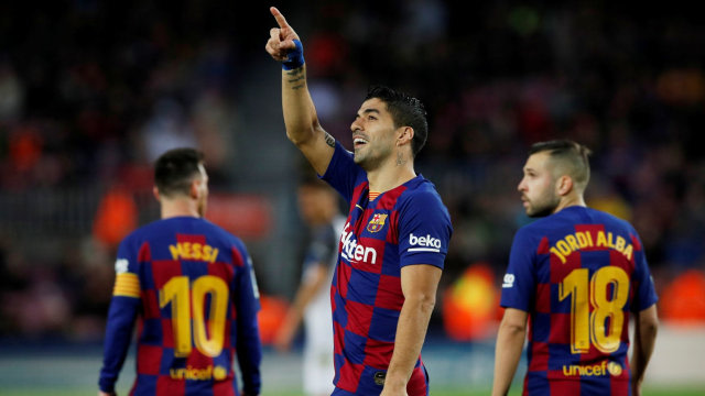 Jika Tak Kunjung Pergi, Luis Suarez Bakal Diasingkan oleh Barcelona (976863)