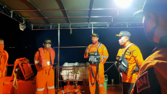 Kapal Pengangkut Semen Terbakar di Perairan Buton, 1 ABK Meninggal Dunia (10555)