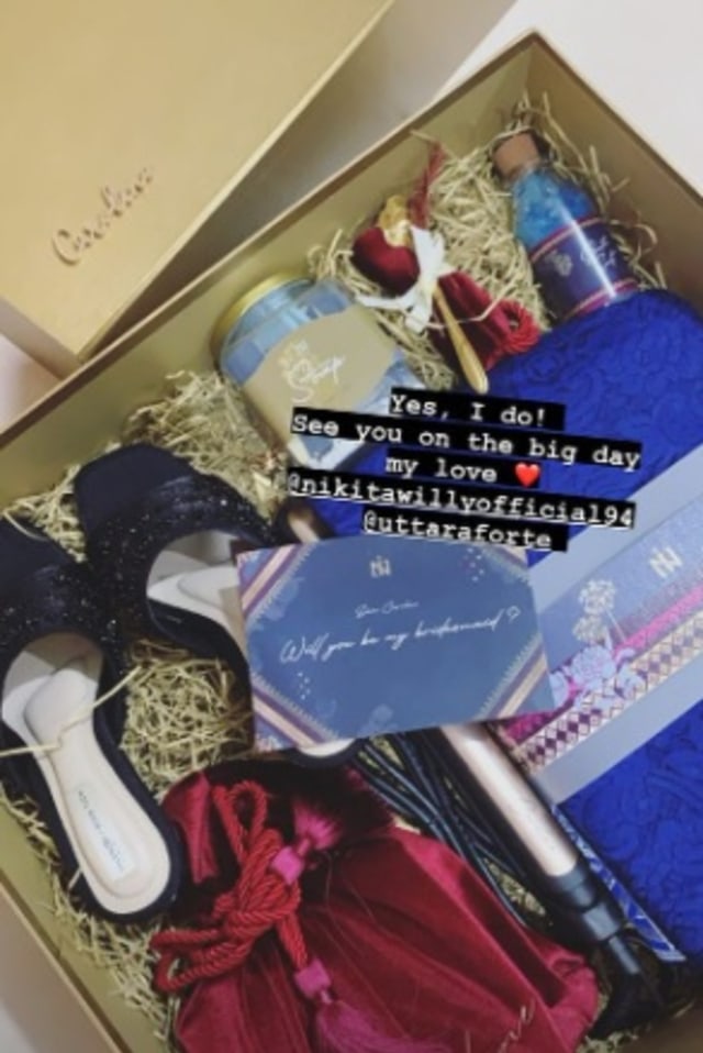 Jelang Pernikahan, Nikita Willy Bagi-bagi Bingkisan Bridesmaid Mewah (208922)