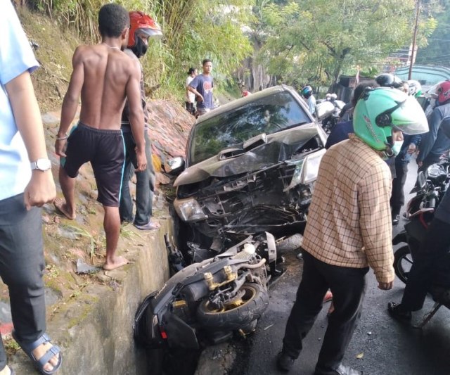 Kecelakaan yang terjadi pagi tadi di Distrik Jayapura Selatan. (Dok istimewa)