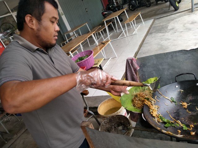 Menikmati Mi Gosong, Makanan Khas Sambas yang Bisa Ditemukan di Pontianak (792644)