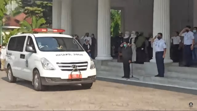 Anies Beri Penghormatan Terakhir ke Sekda: Selamat Jalan Putra Terbaik Jakarta (249348)