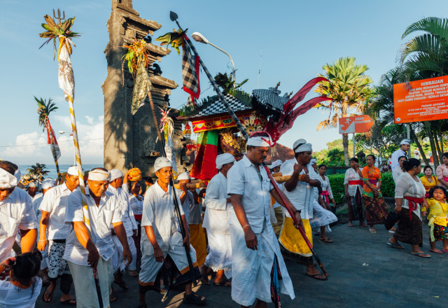 Tradisi Jempana pada Hari Raya Galungan dan Kuningan di Bali Foto: Shutter Stock