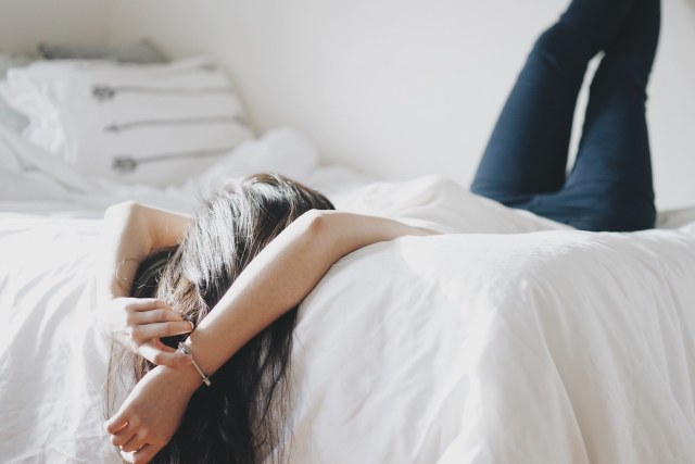 4 Zodiak yang Punya Kebiasaan Overthinking hingga Akhirnya Mudah Stres (956562)