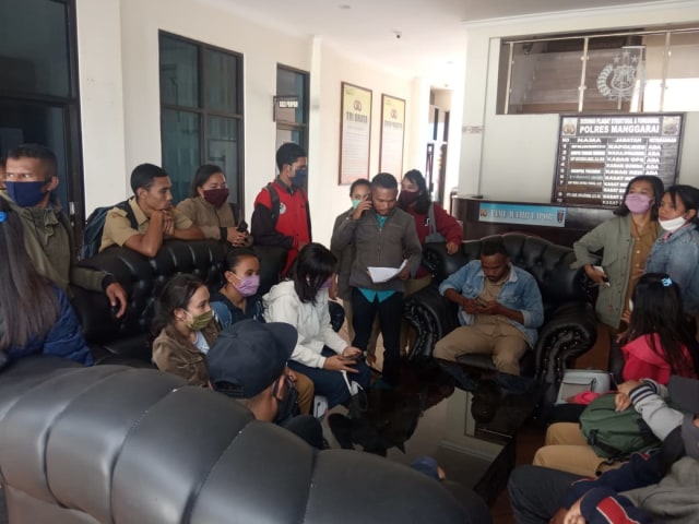 15 Guru Komite SMKN 1 Wae Rii, Manggarai, Belum Diaktifkan Mengajar oleh Kepsek (1010308)