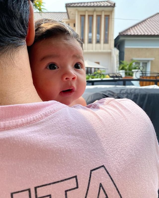 5 Potret Baby Cara Rose, Putri Rianti Cartwright yang Menggemaskan (1034360)