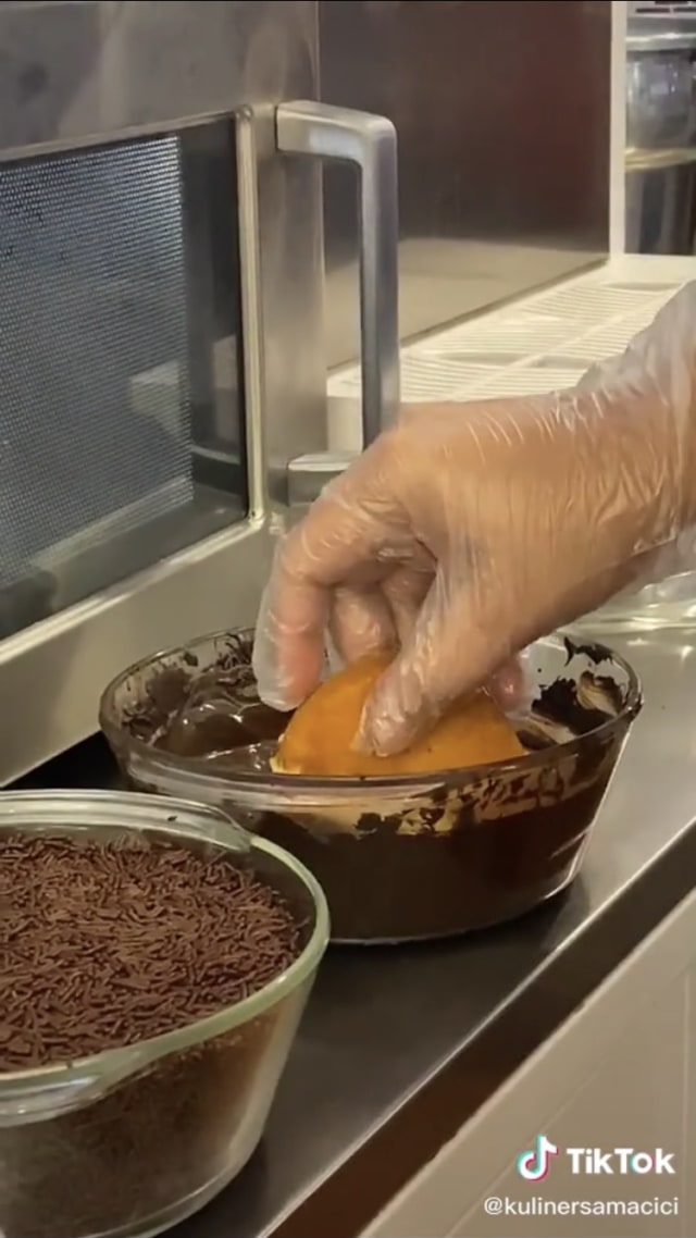 Viral di TikTok, KFC Jual Pukis Aneka Topping, Rasanya Gimana? (129955)