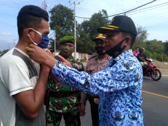 Belum Patuhi Protokol Kesehatan, Warga Kangae, Sikka, Dapat Masker dan Teguran (161573)