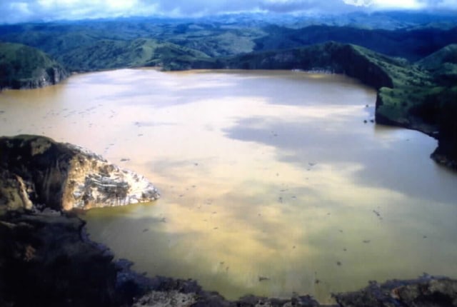 Terlihat Indah, Ternyata Ini 5 Danau Paling Berbahaya di Dunia (320004)