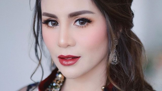 Fakta Momo Geisha Usai Menikah, Punya Rumah Mewah bak Vila hingga Koki Pribadi (215029)