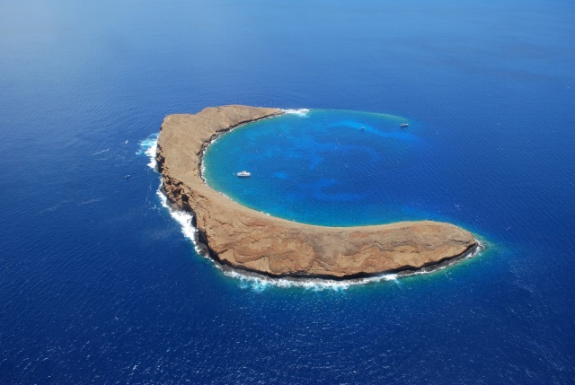 7 Pulau Berbentuk Paling Unik, Ada yang Seperti Lumba-lumba di Indonesia (12999)