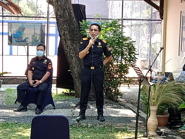 Kepala KPPBC Surakarta Budi Santoso, saat acara media gathering yang digelar di gazebo taman belakang Kantor Bea Cukai Surakarta