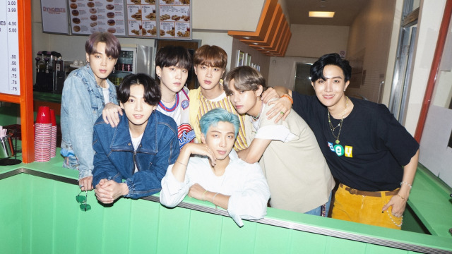 BTS Ungkap Cerita di Balik Lagu Dynamite dalam Podcast Spotify: For The Record (214668)
