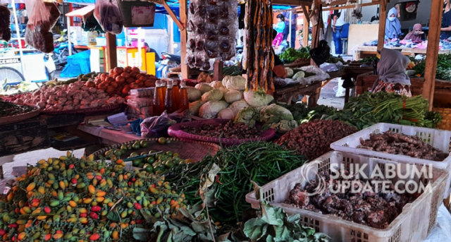 Aktivitas pedagang sayuran di Pasar Palabuhanratu, Kabupaten Sukabumi. | Sumber Foto:Nandi