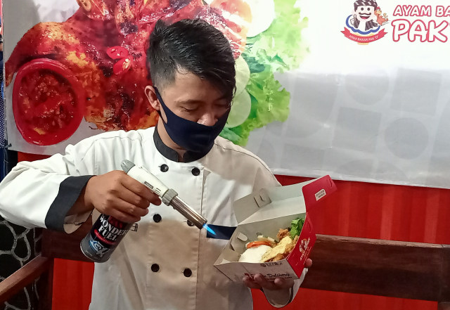 Tak Ada Lagi Acara Nikahan, Resto Beralih ke Bisnis Katering Rumahan (66047)