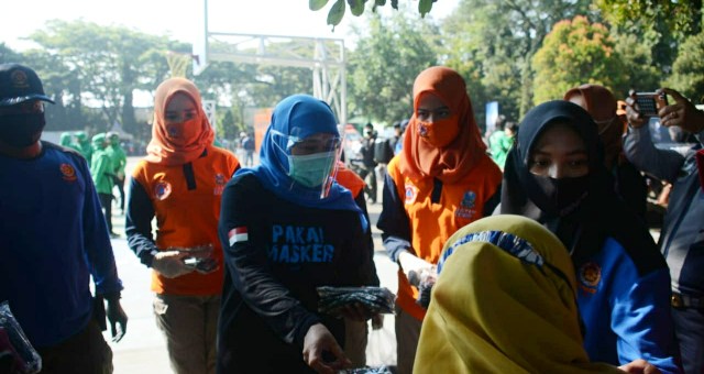 Gubernur Jatim: Masker Harus Ganti 4 Jam Sekali (283478)