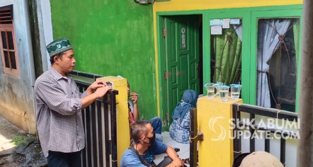 Suasana rumah Apip (53 tahun), berlokasi di Kampung Cipanengah Hilir RT 02/04, Kelurahan Situmekar, Kecamatan Lembursitu, Kota Sukabumi. | Sumber Foto:CRP 8